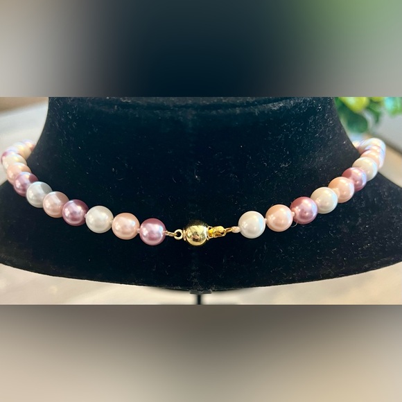❤️PINK PEARL SINGLE STRAND STAPLE NECKLACE WITH MATCHING POST EARRINGS💕 - Picture 7 of 7